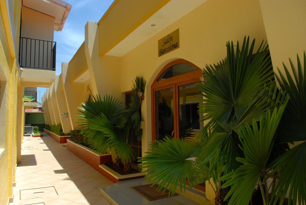 Apart Hotel Villa Nuria San Pedro Sula Exterior photo